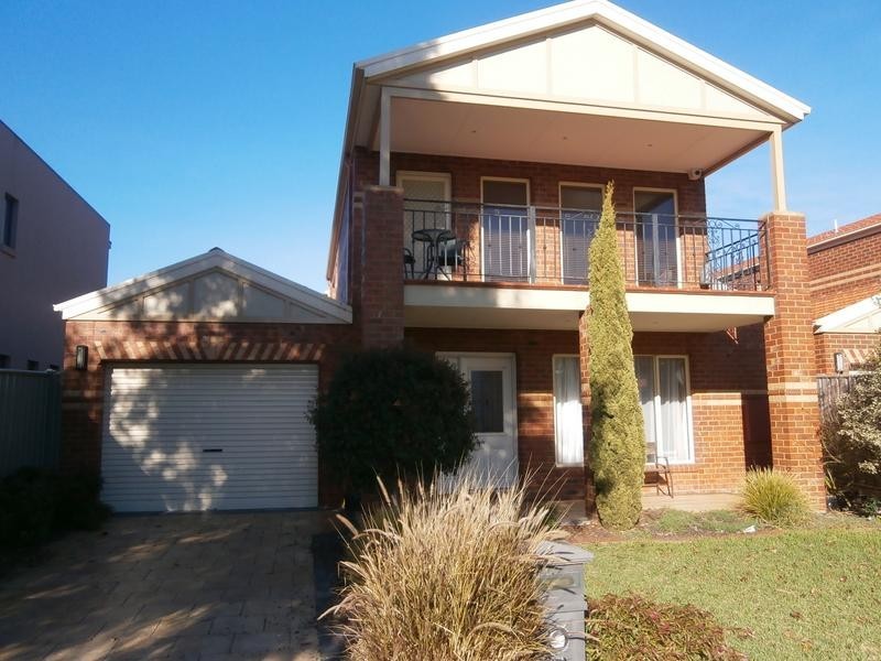 62 Riversdale Drive, Werribee VIC 3030