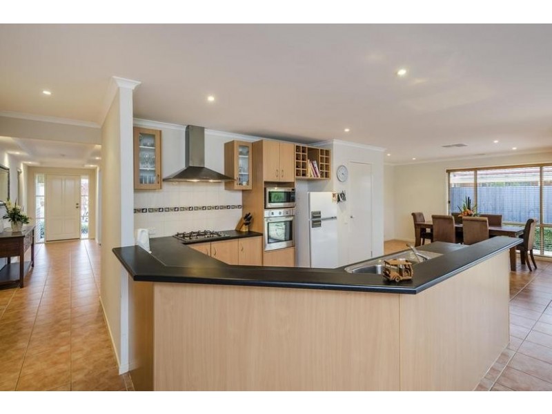 4 Pitanga Garden, Werribee VIC 3030