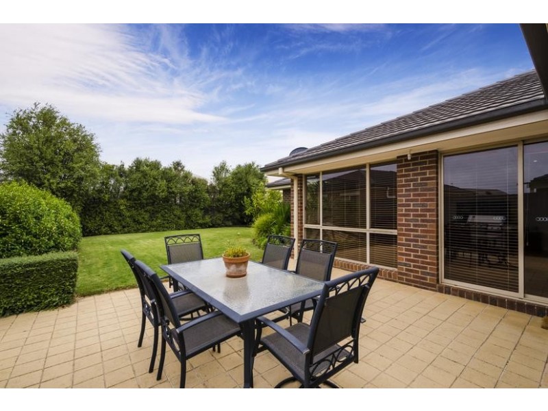 4 Pitanga Garden, Werribee VIC 3030