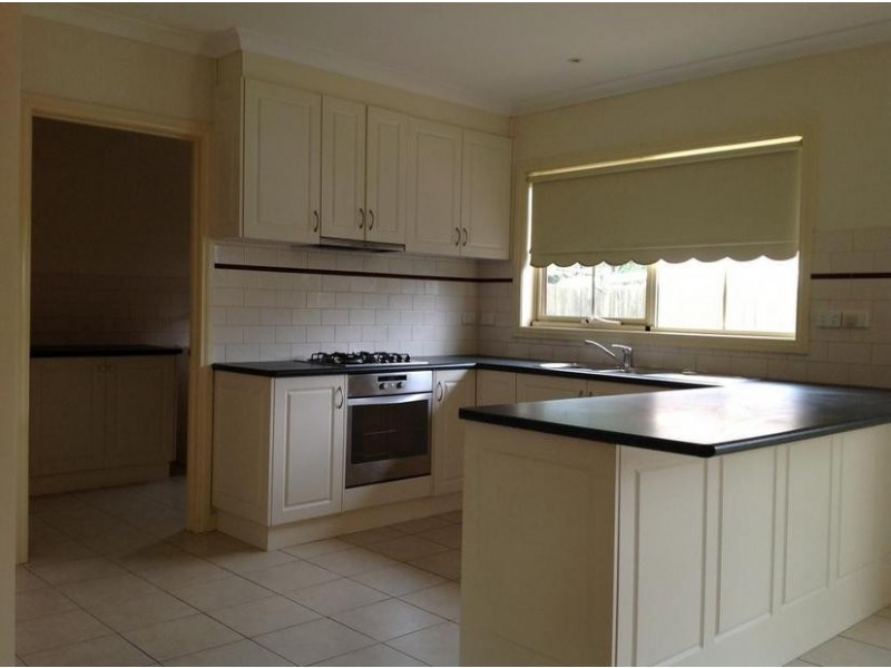 2/14 West County Drive, Wyndham Vale VIC 3024