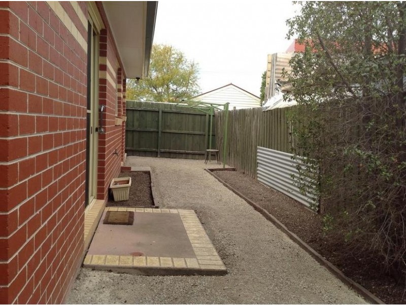 2/14 West County Drive, Wyndham Vale VIC 3024