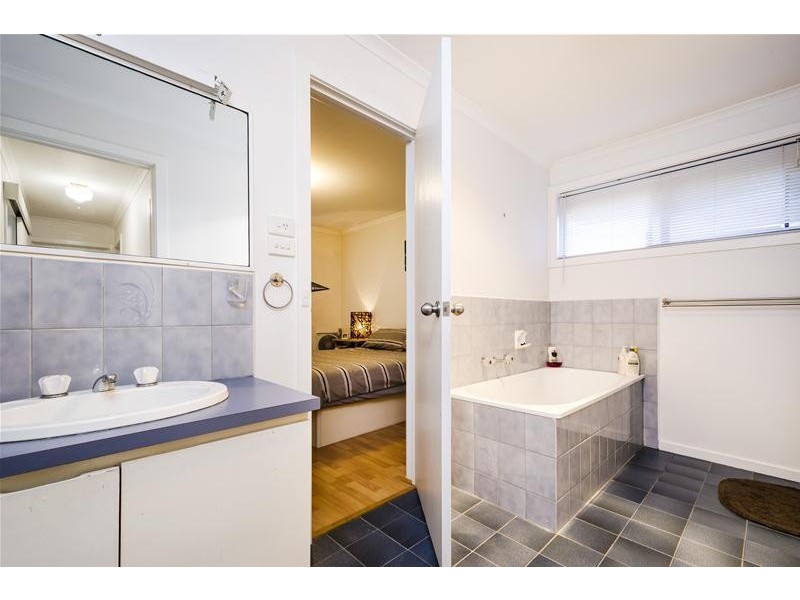 7 Queensbury Way, Werribee VIC 3030