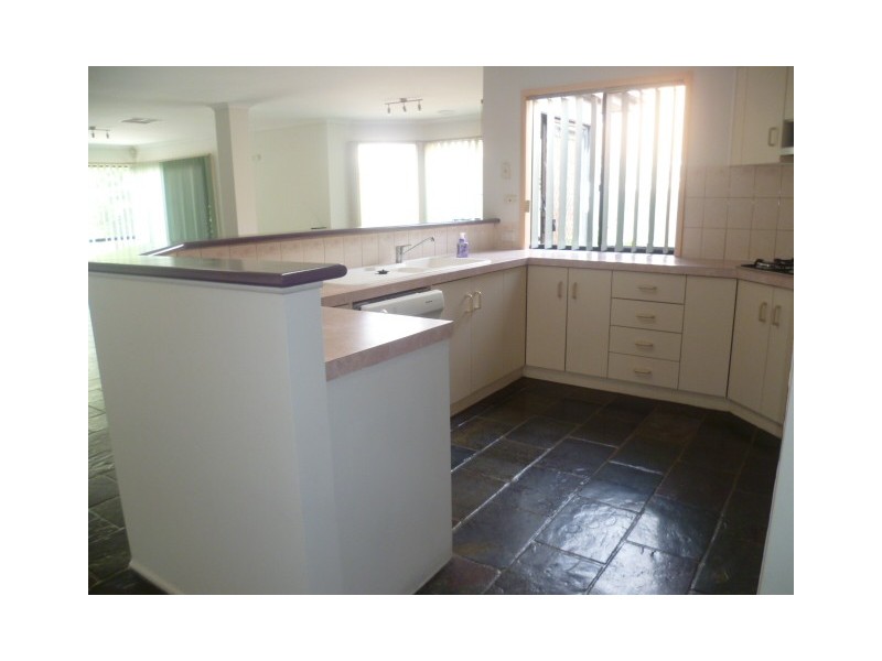 9 Medina Drive, Hoppers Crossing VIC 3029