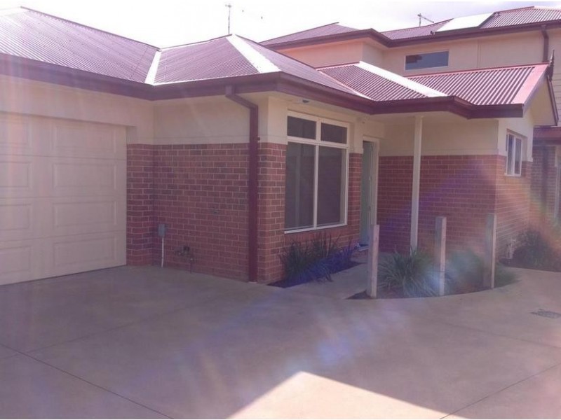 4/3 Redwood Drive, Hoppers Crossing VIC 3029