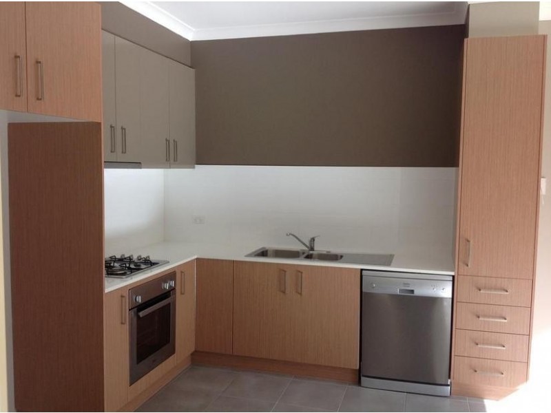 4/3 Redwood Drive, Hoppers Crossing VIC 3029