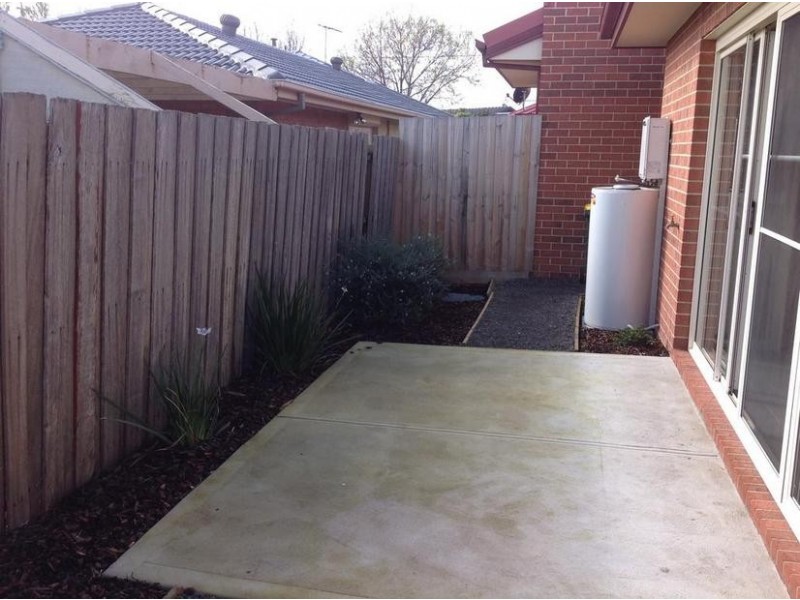 4/3 Redwood Drive, Hoppers Crossing VIC 3029