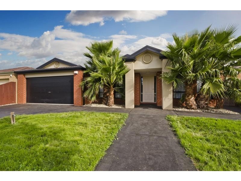 22 Macadamia Grove, Werribee VIC 3030