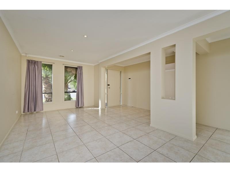 22 Macadamia Grove, Werribee VIC 3030