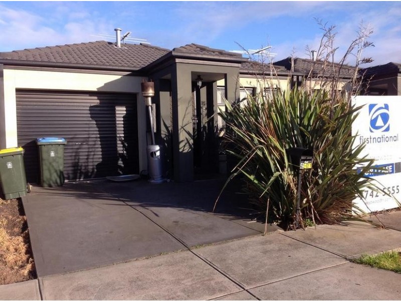 2/21 Malleehen Street, Werribee VIC 3030