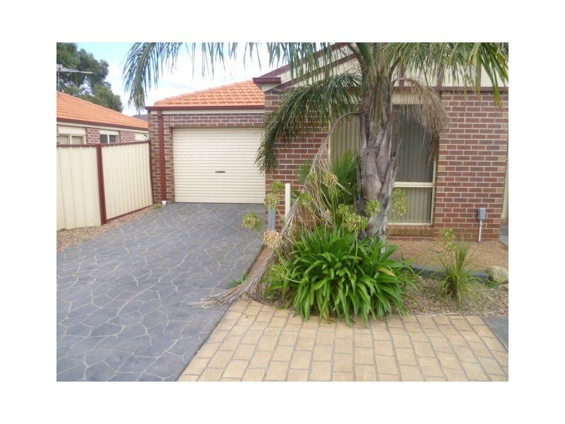 2/6-10 Latham Street, Werribee VIC 3030