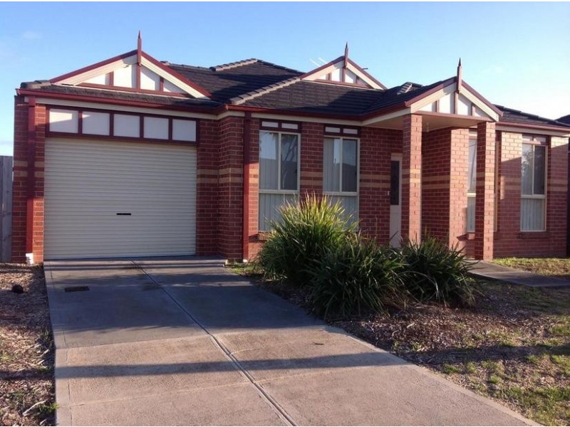 2/13 Bellinger Crescent, Wyndham Vale VIC 3024