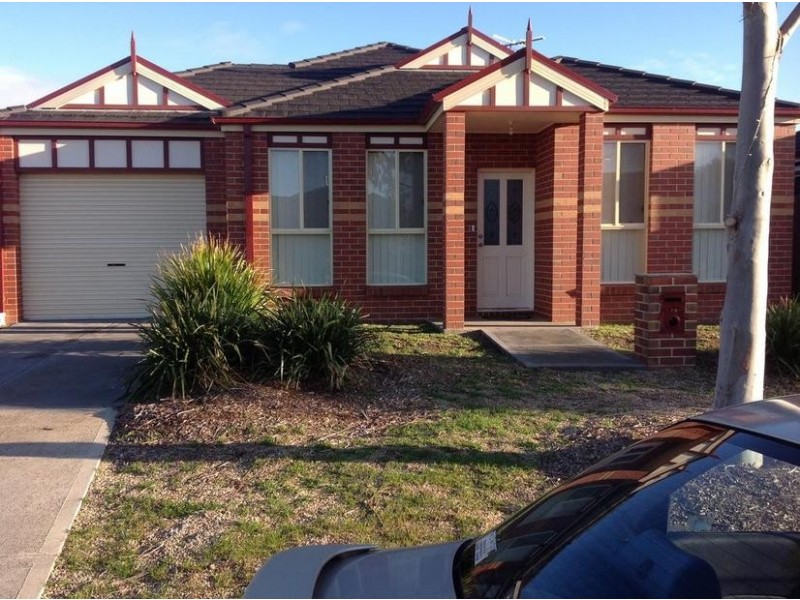2/13 Bellinger Crescent, Wyndham Vale VIC 3024