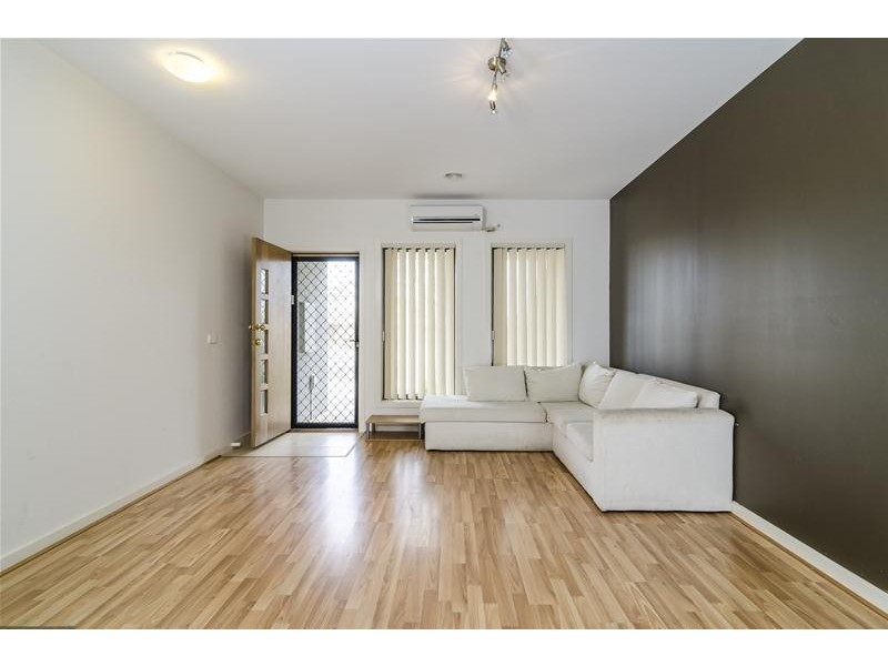 1/13 Retford Close, Werribee VIC 3030