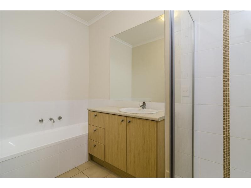 1/13 Retford Close, Werribee VIC 3030