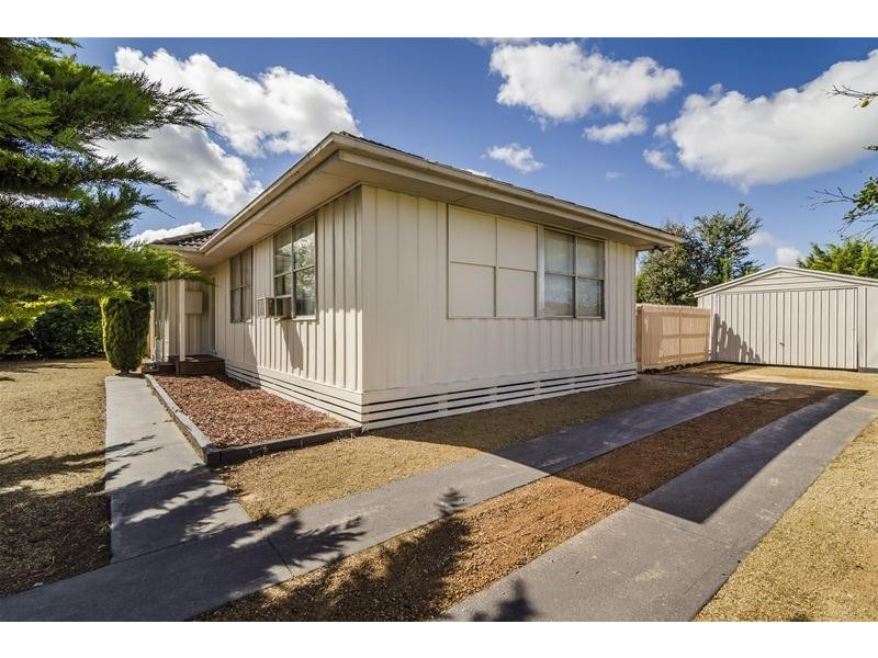 13 Centenary Crescent, Werribee VIC 3030