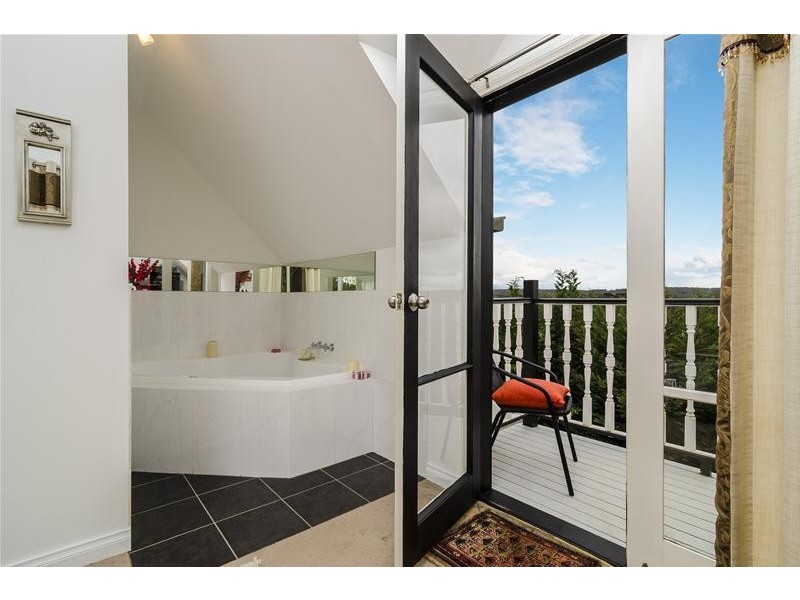 4 & 4a Grant Street, Daylesford VIC 3460