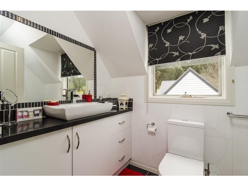 4 & 4a Grant Street, Daylesford VIC 3460