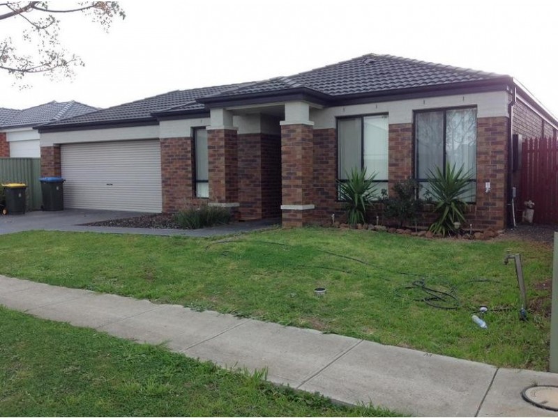 8 Ologhlen Drive, Wyndham Vale VIC 3024