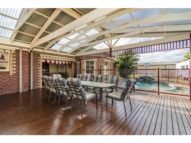 24 Hopetoun Road, Werribee VIC 3030