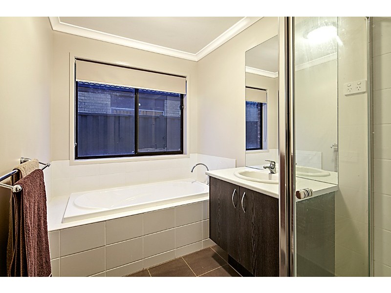 24 Holloway Street, Wyndham Vale VIC 3024