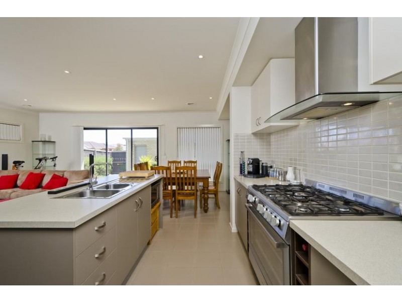 24 Prominence Boulevard, Tarneit VIC 3029