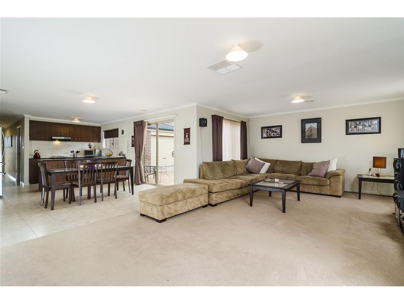 5 Parawong Parade, Wyndham Vale VIC 3024