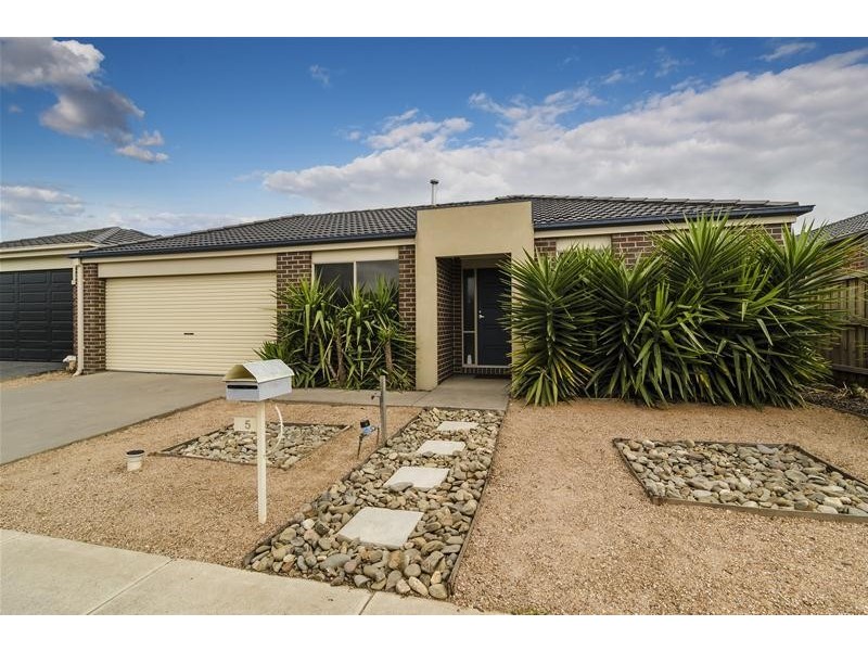 5 Parawong Parade, Wyndham Vale VIC 3024
