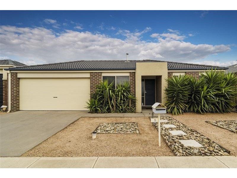 5 Parawong Parade, Wyndham Vale VIC 3024