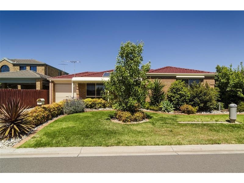 8 Denholme Court, Werribee VIC 3030