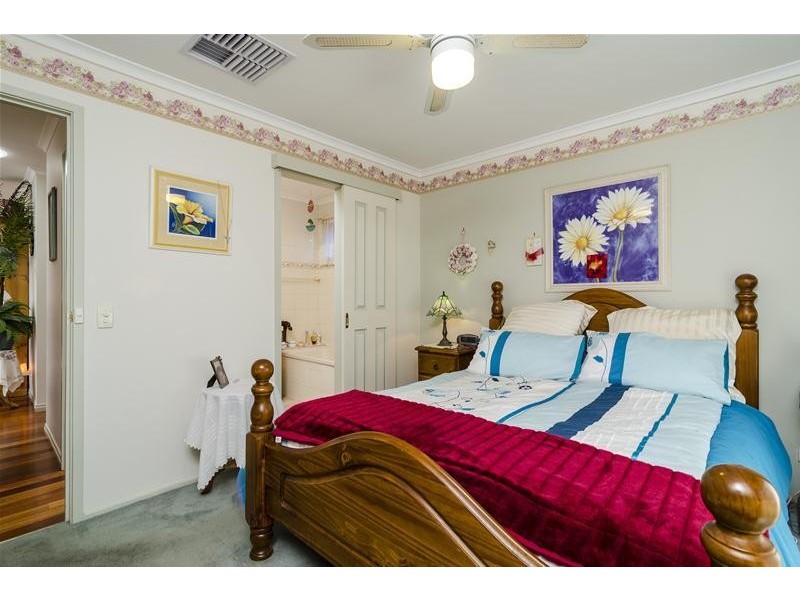 8 Denholme Court, Werribee VIC 3030