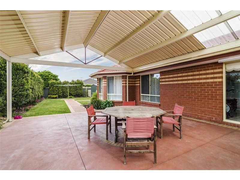 12 Kinloch Court, Wyndham Vale VIC 3024