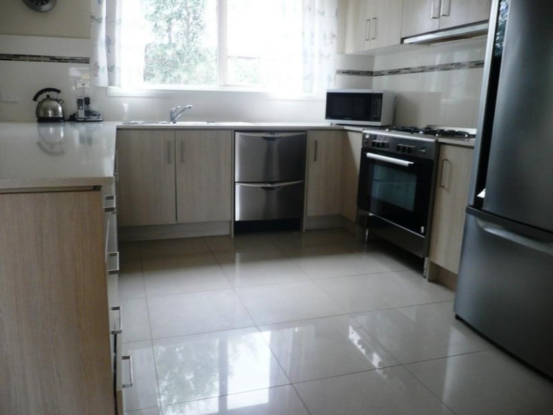 2/21 Trish Walk, Werribee VIC 3030