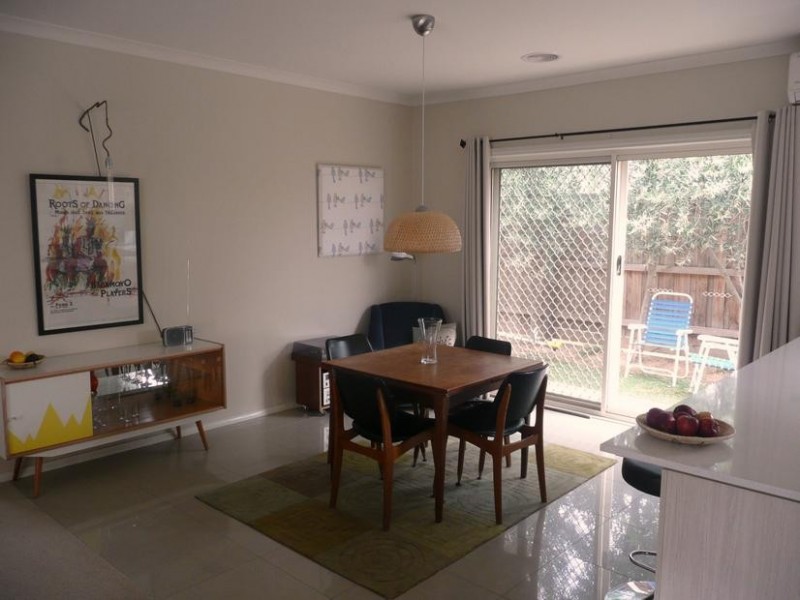 2/21 Trish Walk, Werribee VIC 3030