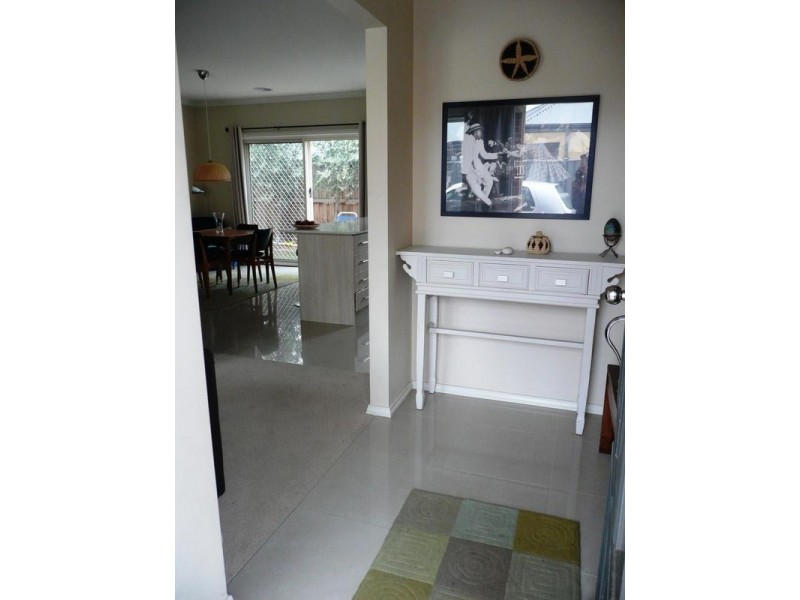 2/21 Trish Walk, Werribee VIC 3030