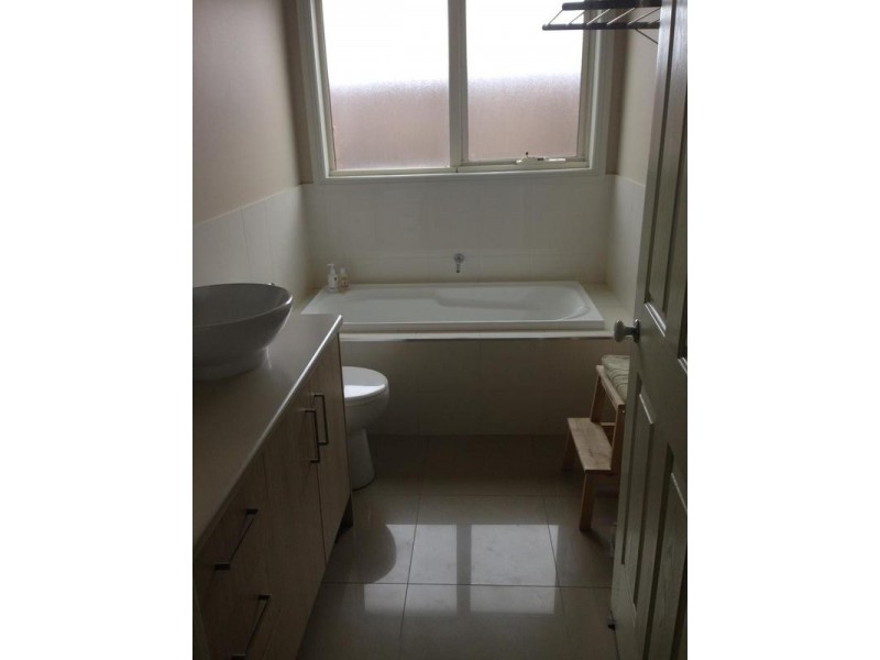 2/21 Trish Walk, Werribee VIC 3030