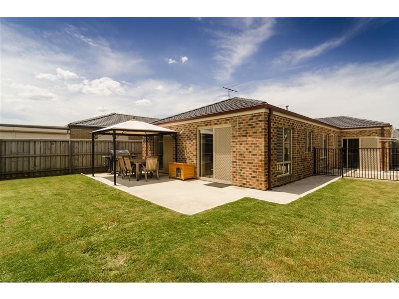 9 Gungurra Grove, Wyndham Vale VIC 3024