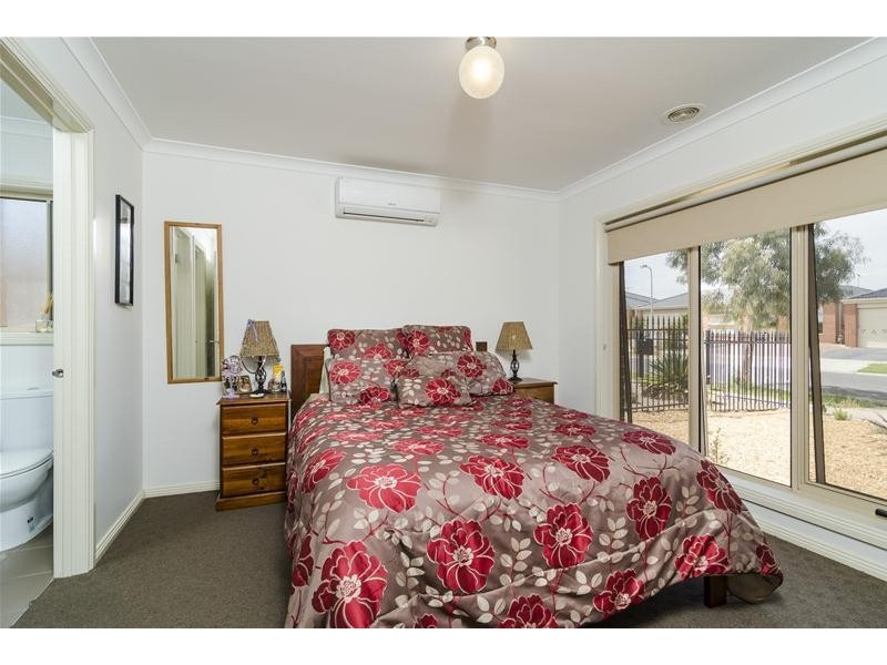 9 Gungurra Grove, Wyndham Vale VIC 3024