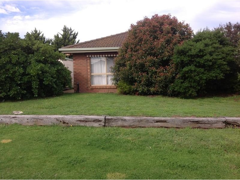 6 Thoroughbred Avenue, Werribee VIC 3030