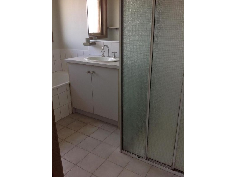 6 Thoroughbred Avenue, Werribee VIC 3030