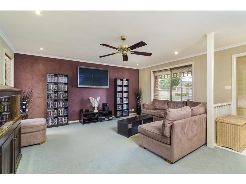 4 Carolyn Drive, Hoppers Crossing VIC 3029