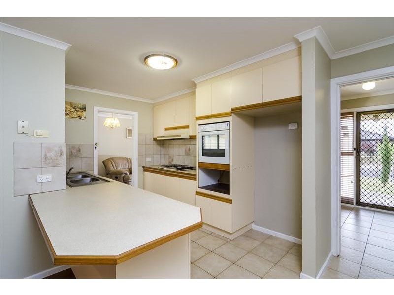 6 Greenshank Court, Werribee VIC 3030