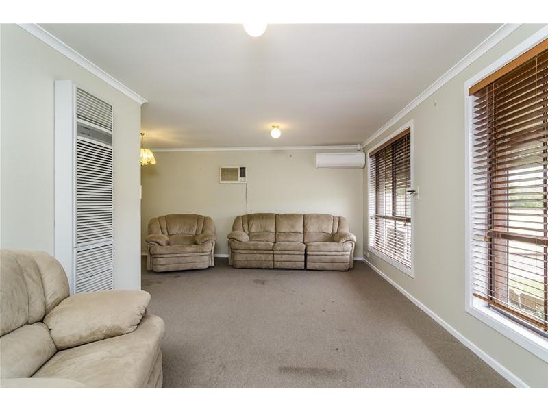 6 Greenshank Court, Werribee VIC 3030