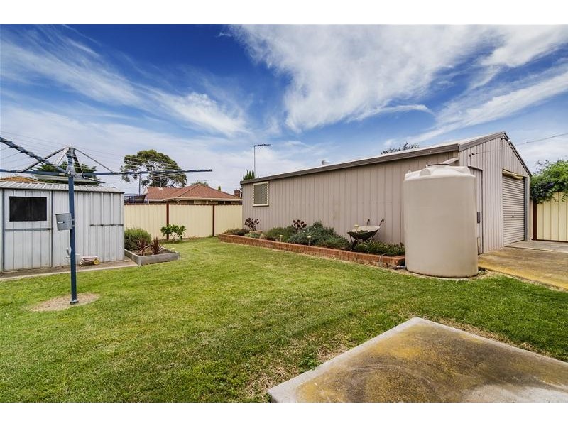 6 Greenshank Court, Werribee VIC 3030
