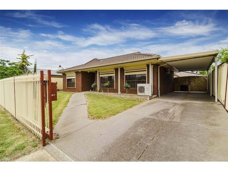 6 Greenshank Court, Werribee VIC 3030