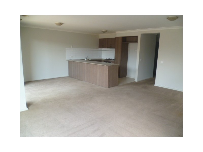 5 Burberry Lane, Deer Park VIC 3023