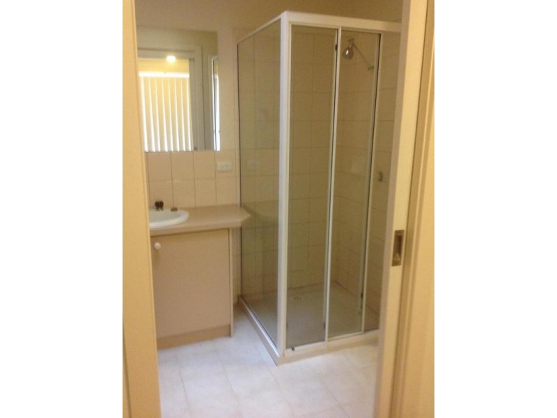 2/5 Tower Road, Werribee VIC 3030