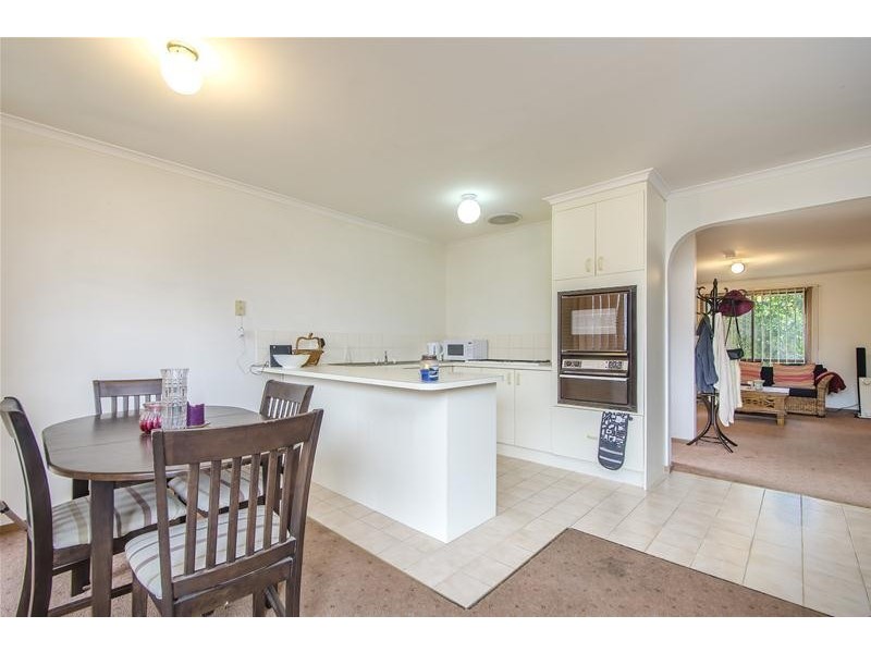 2/ 15 Market Road, Werribee VIC 3030