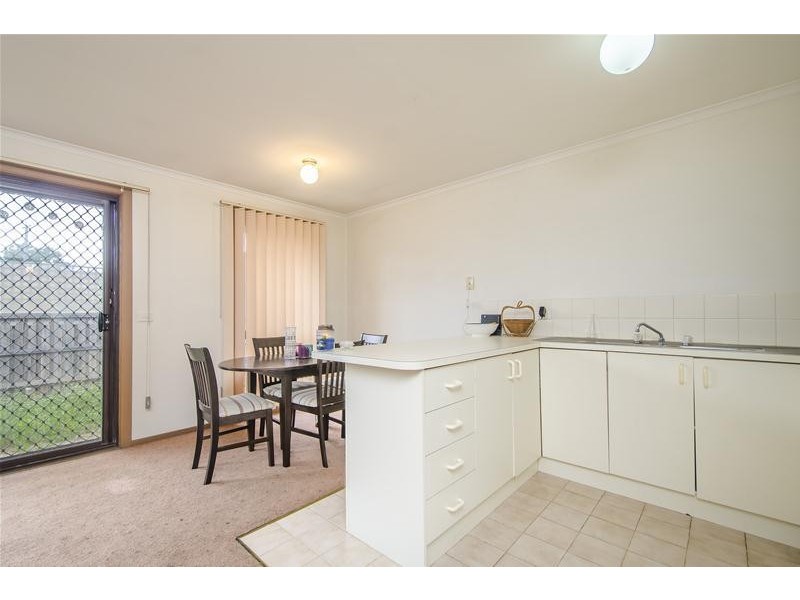 2/ 15 Market Road, Werribee VIC 3030