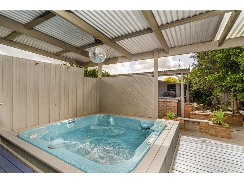 24 Melview Drive, Wyndham Vale VIC 3024