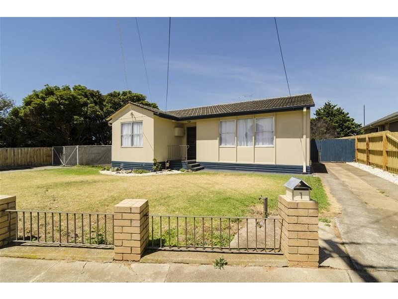 1 Vincent Crescent, Werribee VIC 3030